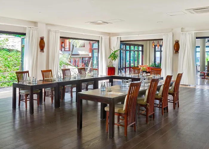 Doubletree By Hilton Seychelles Allamanda & 4* Takamaka