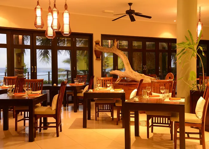 Doubletree By Hilton Seychelles Allamanda & 4* Takamaka