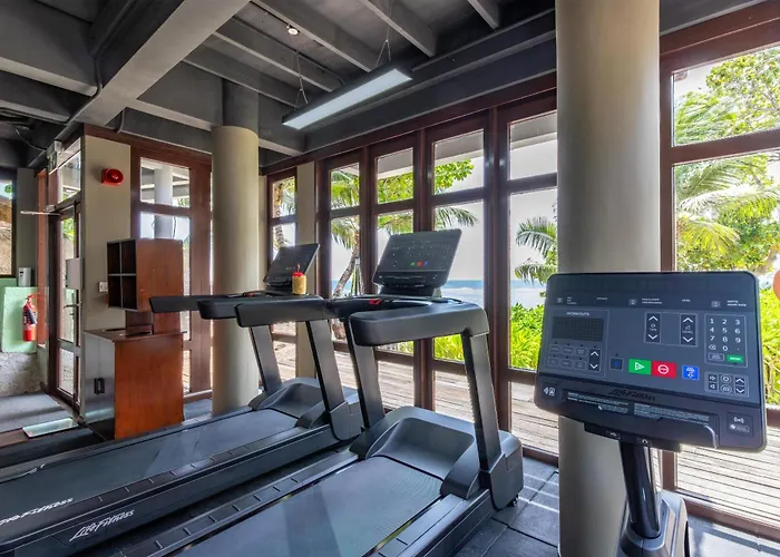 Doubletree By Hilton Seychelles Allamanda & Takamaka